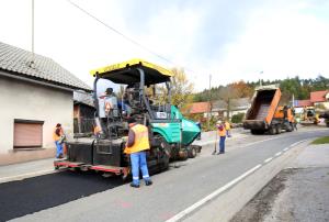ASFALTIRANJE  BLOŠKA POLICA 03 FOTO LJUBO VUKELIČ